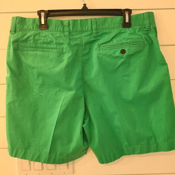 J Crew Men's Green Shorts - Picture 2 of 7